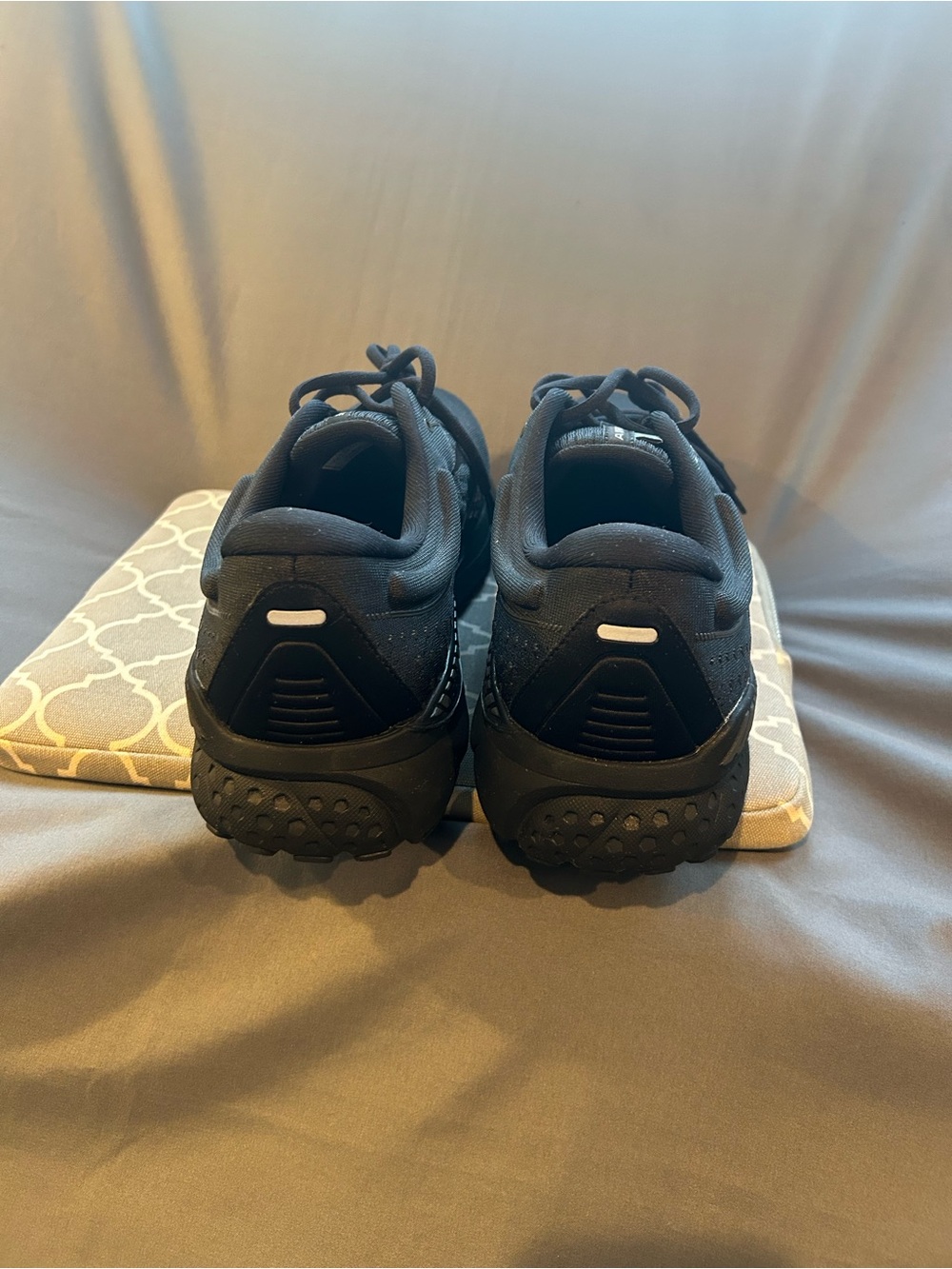 Brooks Black Mesh Lace-Up Running Sneakers (BRAND NEW / NEVER WORN) - Picture 9 of 16